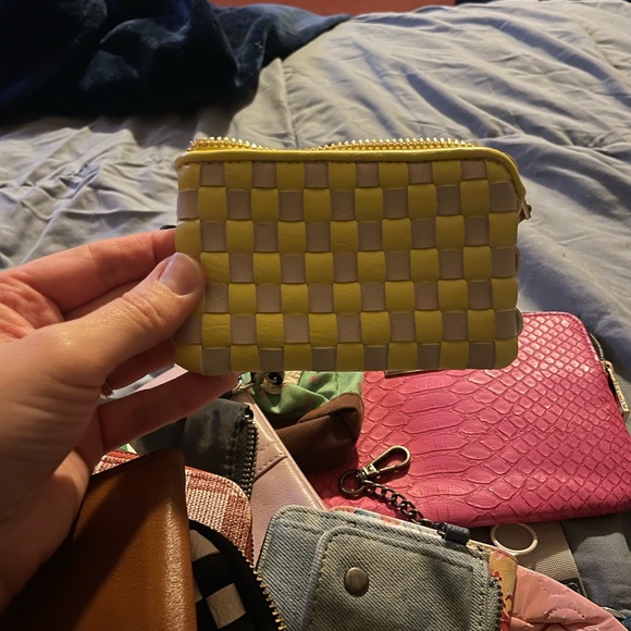 Universal Thread Card Wallet - Picture 2 of 5